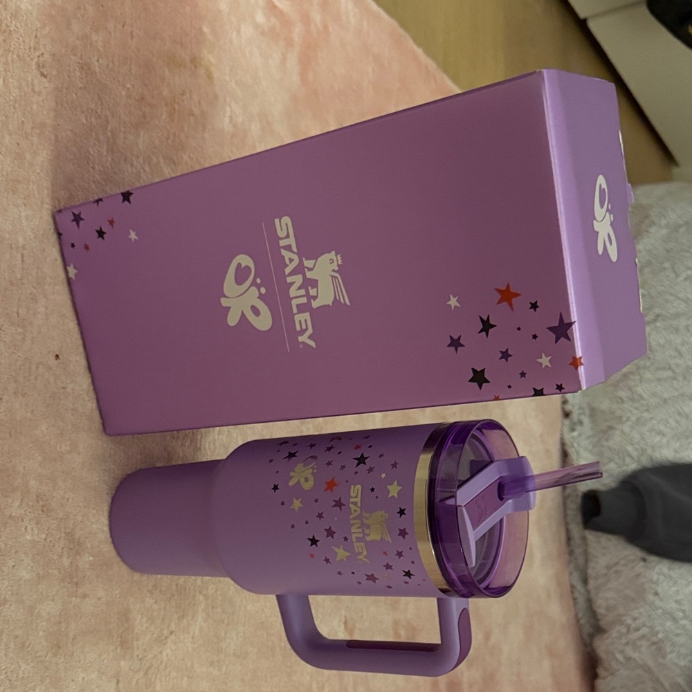 Olivia Rodrigo Stanley 100% authentic